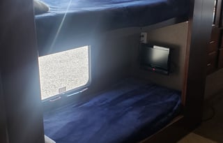 "Mo" fun- 2015 Coachmen Encounter 36BH(Bunk House)