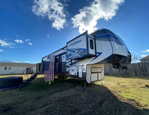 Keystone RV Fuzion 424