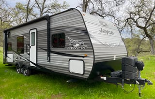 Spacious Clean New 29' Jayco RockyMountain Trailer