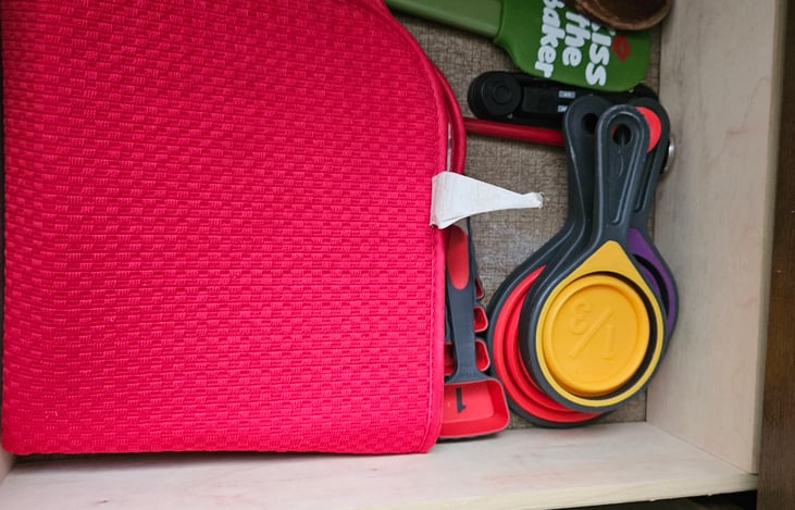 Baking/cooking utensils and dish drying mat