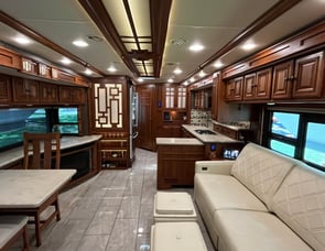 Winnebago Tour 42HD
