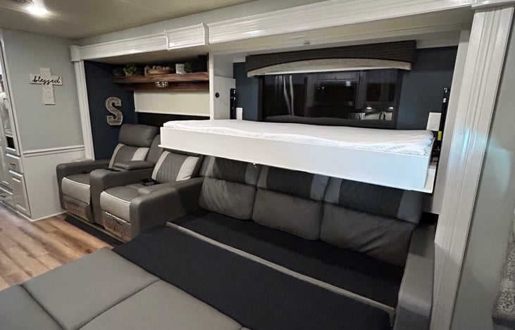 Common area
Fold out sofa bed and twin sized Murphy bed