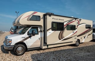 C9-Luxury Four Winds 10 Sleeper w Bunks! 2 Slides