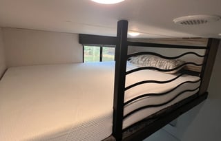 2022 Forrest River Cherokee Arctic Wolf 3770 Suite