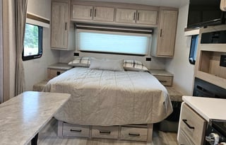 Finger Lakes RV Rentals Lil' Bit