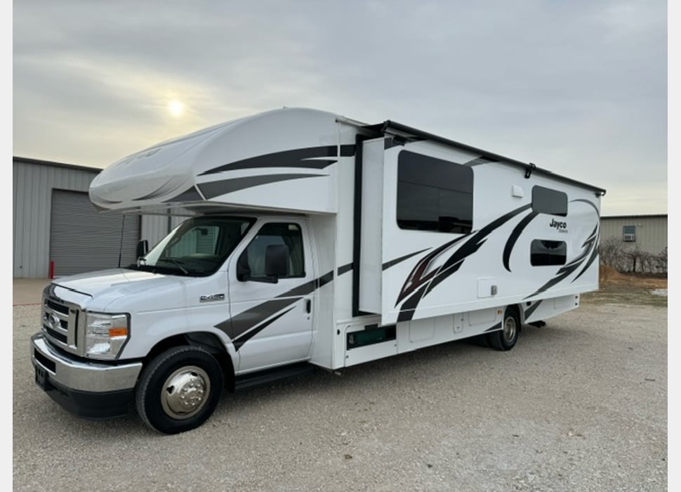 Class C Motor Home rentals in Krum