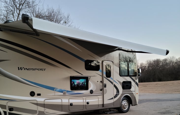 Awning and Outside TV