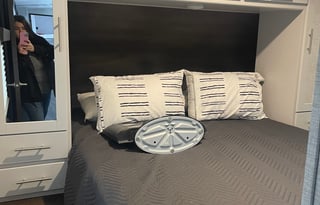 Keystone Bullet 330BHS – Sleeps 9 with 1.5 Baths