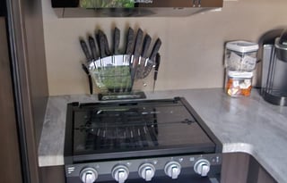 Great Family Getaway w/ Bunk House (DELIVERY ONLY)