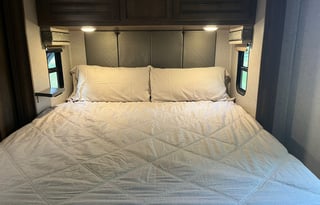 The Lone Star Lodge – Tailgate-Ready, Pet-Friendly