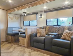 Palomino SolAire Ultra Lite 304RKDS