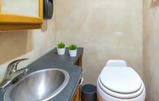 (#5)Las Vegas–Class C Sleeps 6 | Family & Festival