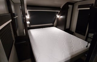 Fireside RV's 2021 Jayco White Hawk 27RB LMI1125