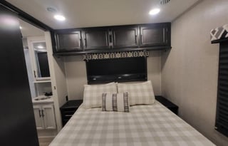 Go and Do RV Rentals- 2021 Entegra Odyssey 31F