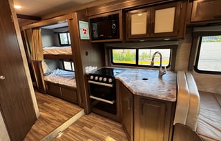 Thor Motor Coach Four Winds 31EV - Family Friendly