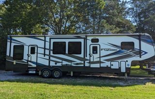 2020 Fuzion Luxury Toy Hauler!
