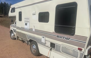 Retro 1989 Winnebago | Modern Upgrades, Sleeps 6