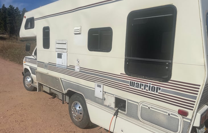 The Winne has a 350 Ford engine with plenty of power and overdrive, a nice gas-saving feature on the highway. It is also features rear dual wheels. A stand alone generator is included for boondocking.