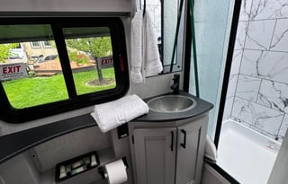 2025 31ft Coachmen 29KB - Sleeps 8