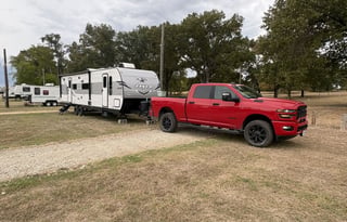 Large 37', 1.5 baths, Wi-Fi, Hot Water, Generator