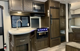 Michie Made Fun - Pet + Kid Approved Camper Rental