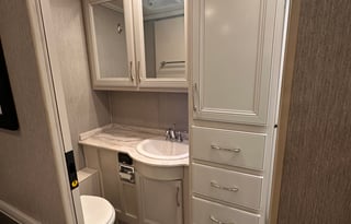 2022 Holiday Rambler Vacationer 35K