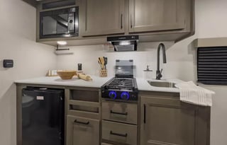 COUPLE'S CAMPER -2025 Grand Design 151RB