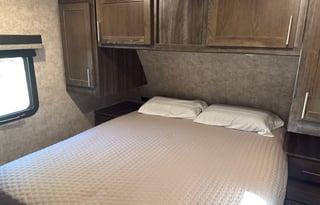 2019 Highland Ridge Bunk House with HUGE couch