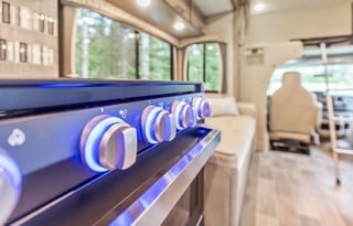 C8 *NEW*2022 Thor LUXURY KING Bed,8 Sleeper,Solar