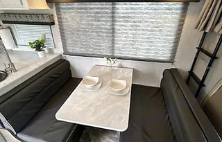 Conquest Medium Easy to Drive Class C