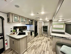 Keystone RV Coleman Lantern 263BH