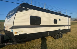 Discover the Outdoors in our 22' 262 Keystone
