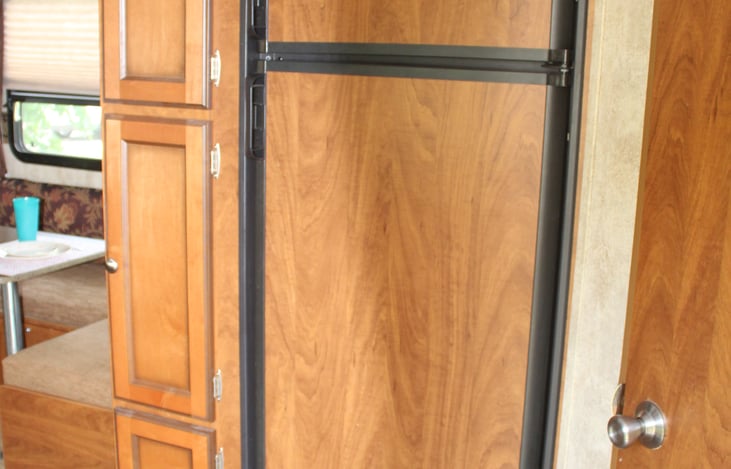 Fridge/freezer combo with two veggie drawers. Runs on electric at site!