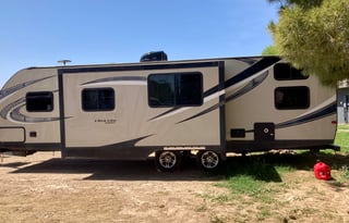 Great for families- 7 beds, 1 master bed