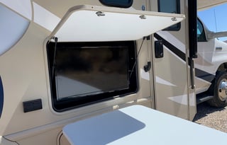 2017 THOR MOTOR FOUR WINDS 22 FEET