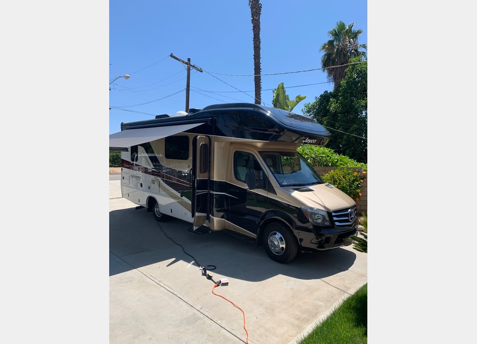 Class C Motor Home rentals in Indio