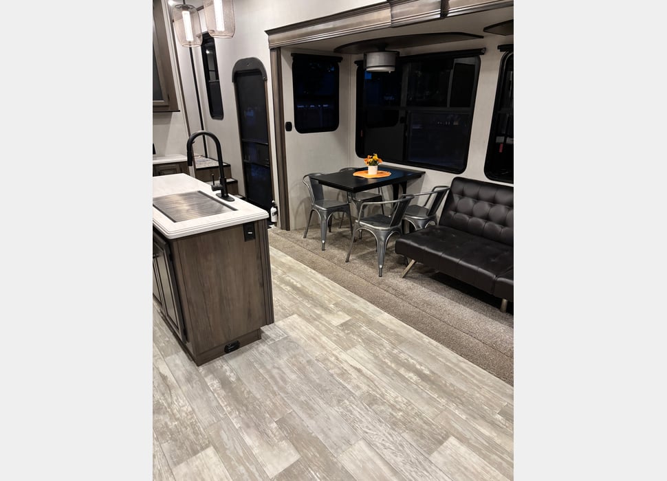 Fifth Wheel rentals in Wynndel