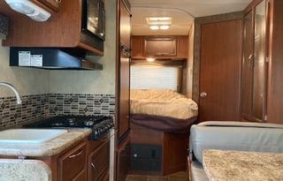 2013 Thor Motor Coach Four Winds 22E