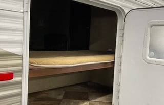 2015 CrossRoads RV Zinger ZT32QB