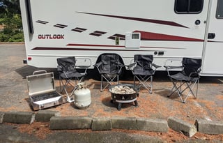 Kid & Pet Friendly Modern Class C 2019 Winnebago