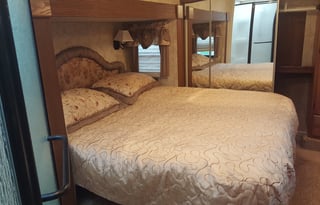 5th wheel, Montana, pet friendly & comfortable