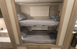 The Phoenix, 2026 Thor Motor Coach Omni TRAIL R36