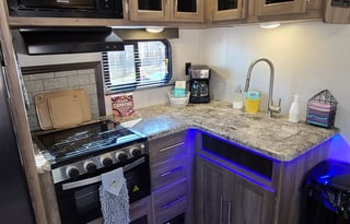 Our Annie--2021 Crossroads Zinger--Delivery Only