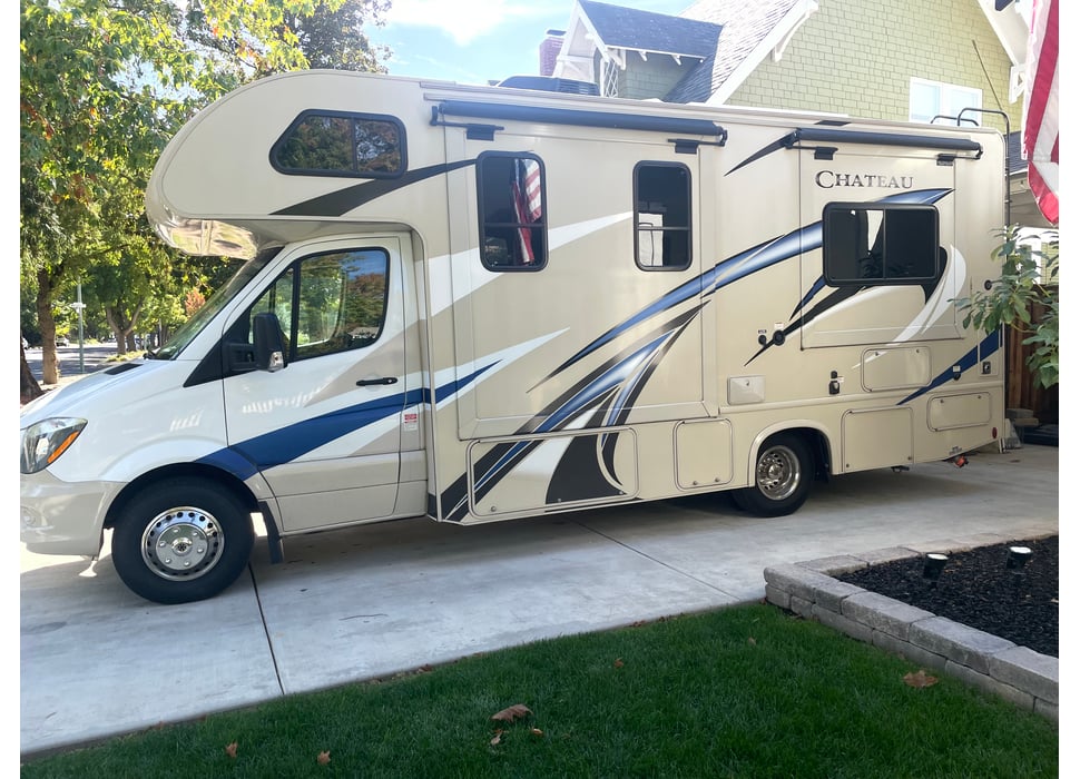 Class C Motor Home rentals in manteca