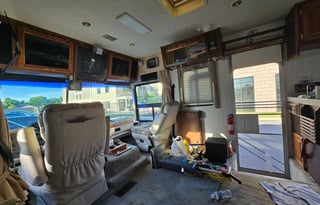 Big Booty Betty - Washer/Dryer - VERY HOT SHOWERS!