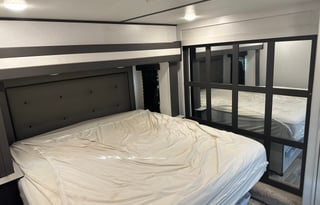 "Daytona" 5th wheel  Bunks & 2 Baths (OKFL1968)