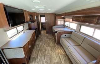 A2:Georgetown GT3 LUXURY CLASS A 6 SLEEPER - Wow!