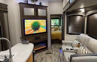 AMAZING RV2 - Must See 2BR! (Delivery Available)