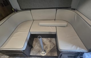 Wander in Style: Spacious Mercedes Class C 2020