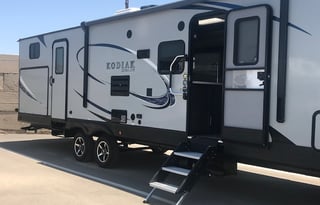 Fully Stock 2018 Dutchmen Kodiak 299BHSN